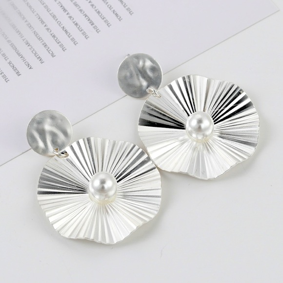 Circle Silver Tone Pearl Earrings - Picture 1 of 5